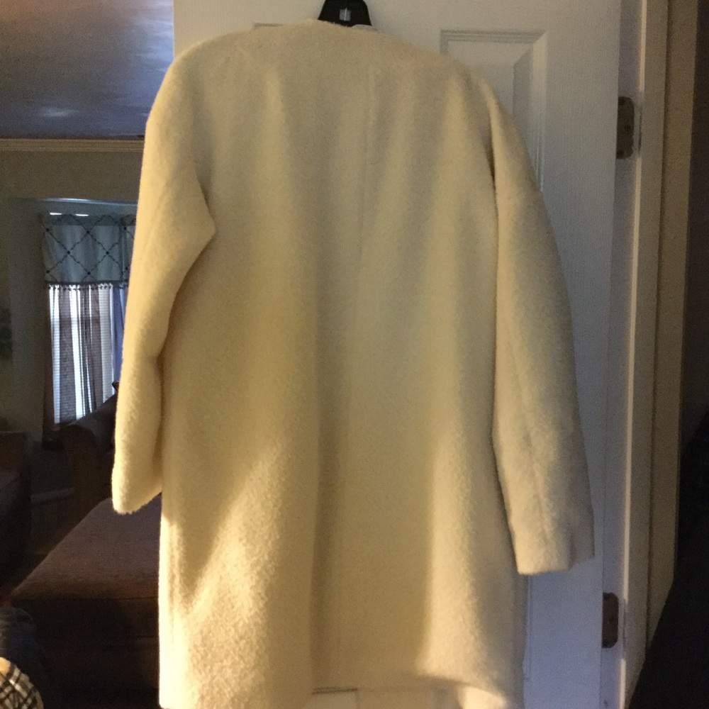 Coat - Picture 3 of 4